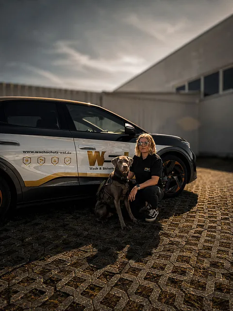 Wachmann mit Hund - WSL – Wach & Sicherheitsdienst Lippe uG